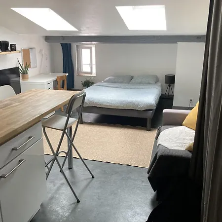 Yescale - Le Petit Nicolas Apartament